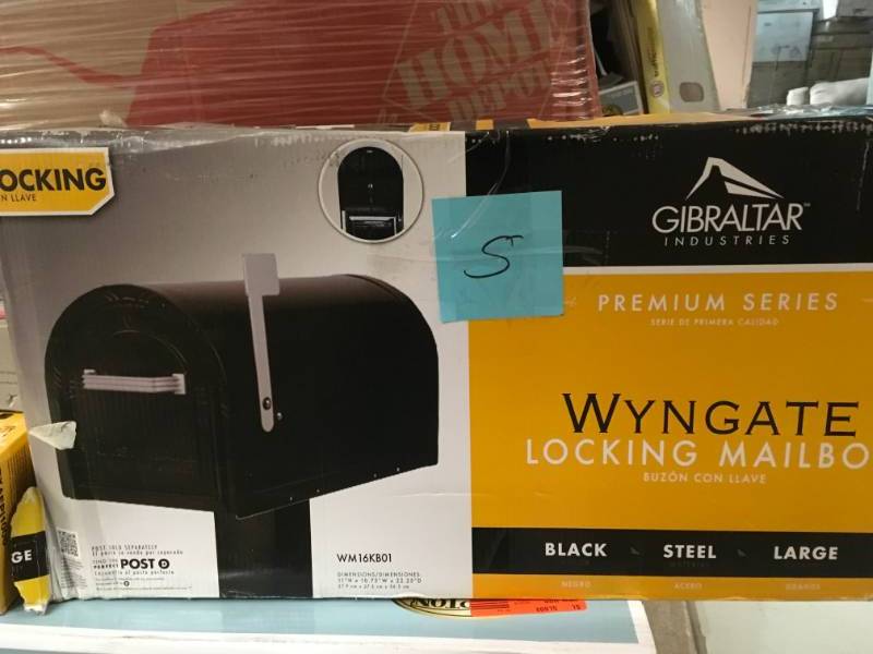 Gibraltar Mailboxes Wyngate Locking Post-Mount Mailbox in Black open box in new condition