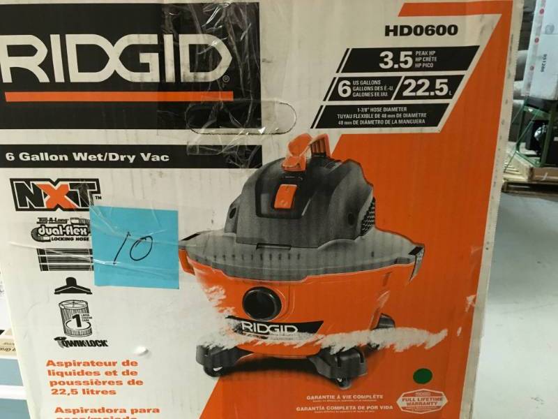 RIDGID 6 Gal. 3.5-Peak HP NXT WetDry Vac in good condition