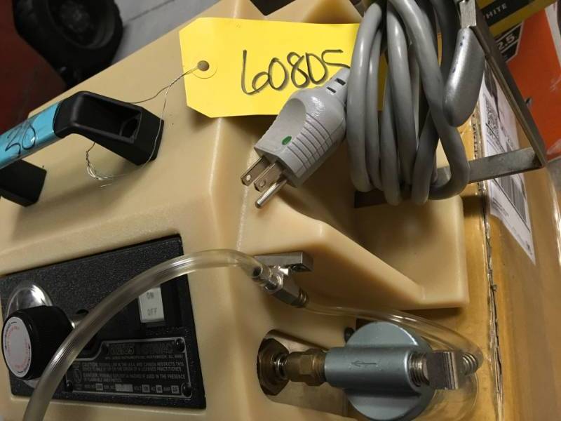 Aeros INSTAVAC 2500 Suction Device in working conditions