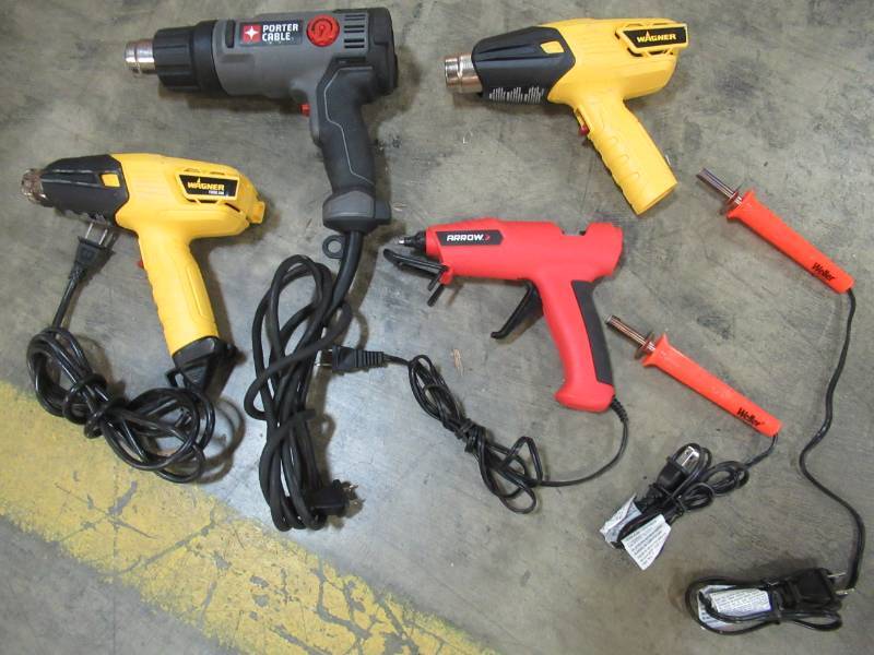 lot 25 image: Miscellaneous Heat Guns, Glue gun and Soldering Irons - Do Not work.