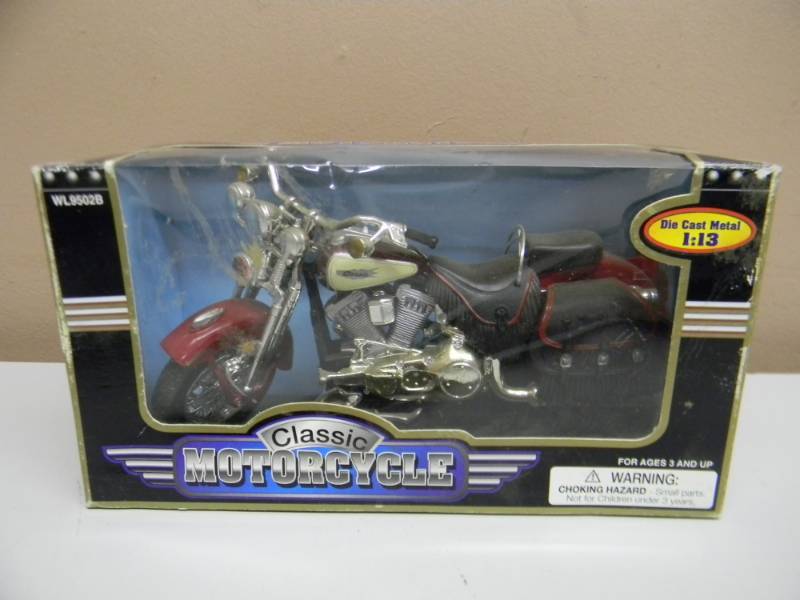 lot 5 image: CLASSIC MOTORCYCLE 113 SCALE DIE CAST METAL MODEL - STILL IN BOX - SEE PICTURES