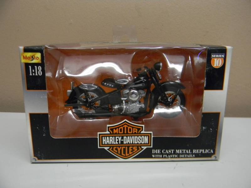 lot 24 image: MAISTO 118 SCALE DIE CAST METAL SERIES 10 2000 MODEL - STILL IN BOX - SEE PICTURES