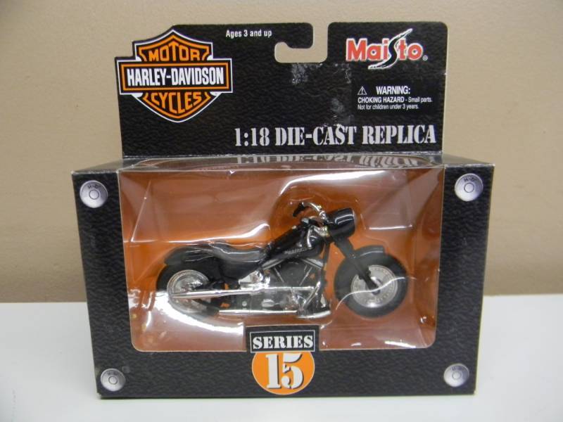 lot 39 image: MAISTO 118 SCALE DIE CAST METAL SERIES 15 2003 MODEL - STILL IN BOX - SEE PICTURES