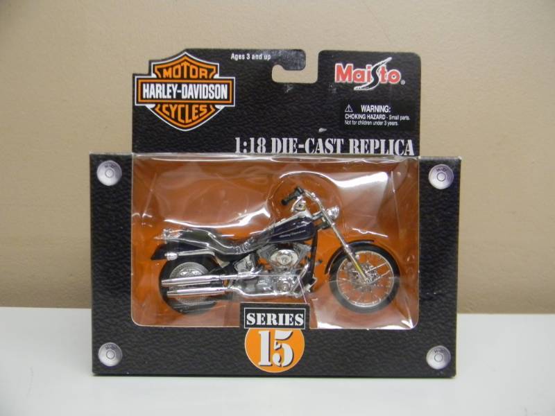 lot 43 image: MAISTO 118 SCALE DIE CAST METAL SERIES 15 2003 MODEL - STILL IN BOX - SEE PICTURES