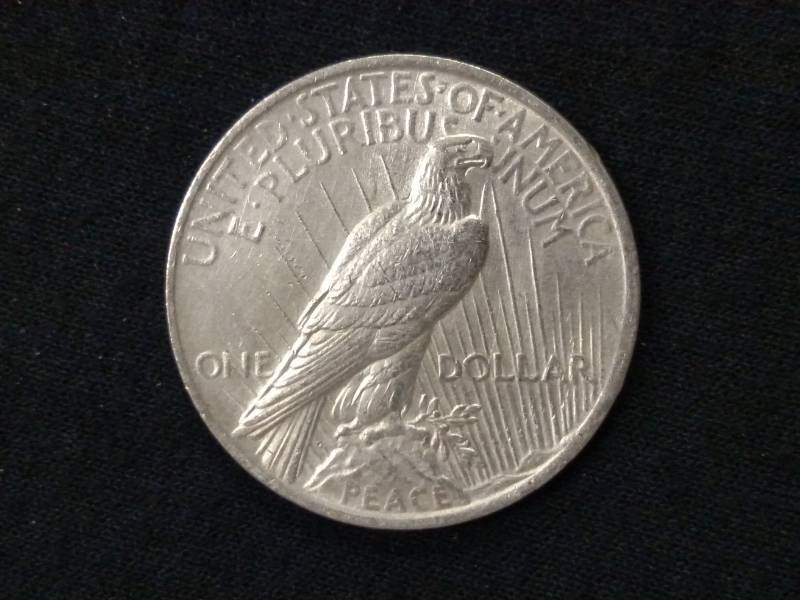 lot 21 image: 1922 Peace Silver Dollar ...