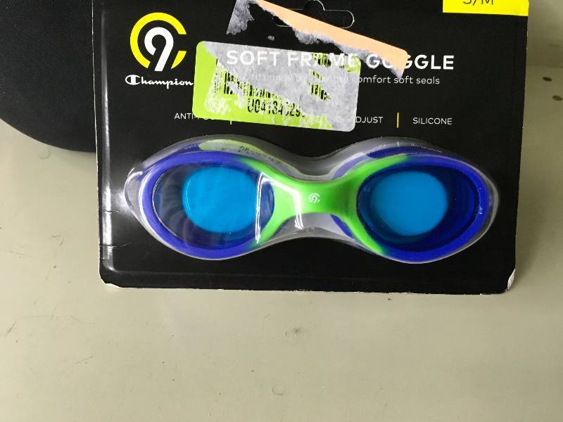 lot 92 image: Speedo Goggles