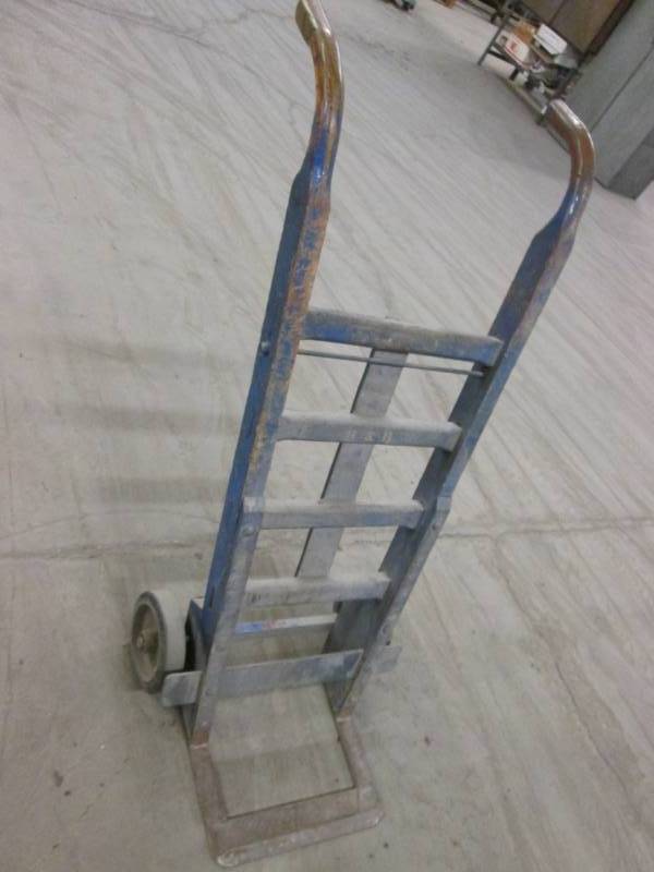 lot 4 image: Heavy duty hand truck...