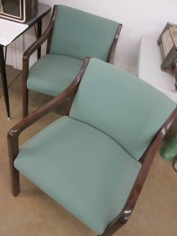 lot 31 image: 2 Reception chairs...