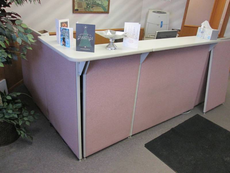 lot 61 image: Nice reception area desk, ONLY the ...