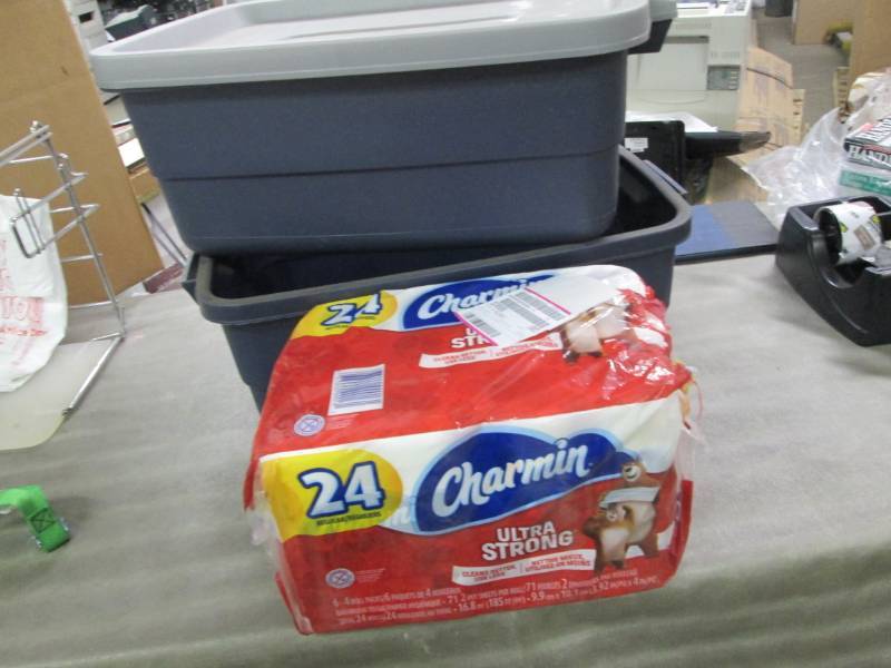 2  Rubbermaid Totes 10 gallon, 1 li...