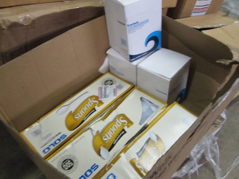 3 Boxes of 500 ct HW Spoons, 3 Boxe...