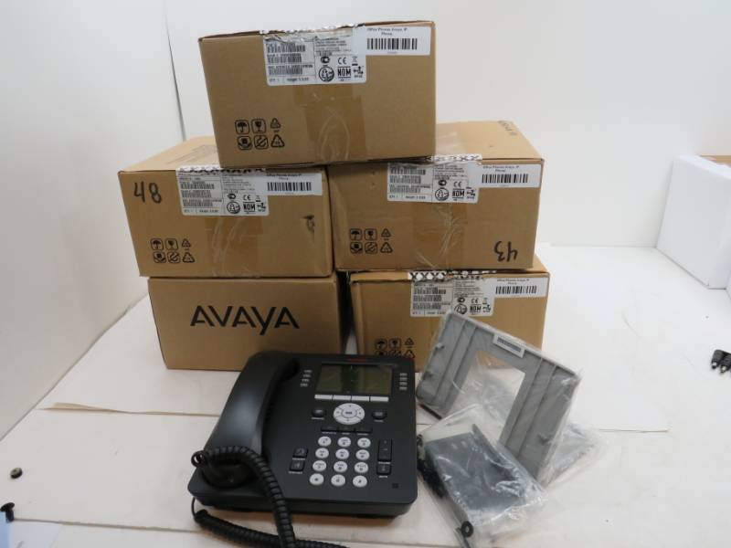 Lot of 5 Avaya office Phones