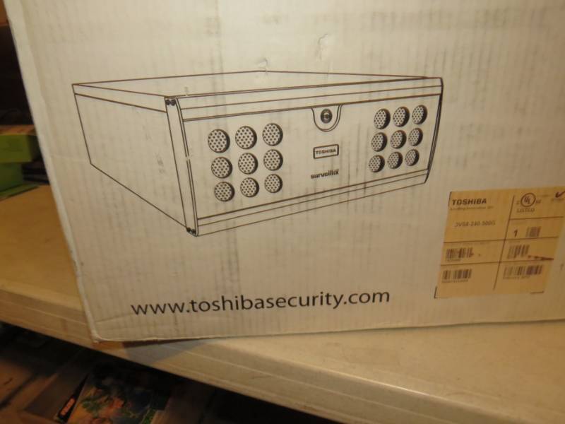 Toshiba Surveillix DVS8-250-500G 8 channels surveillance in the box