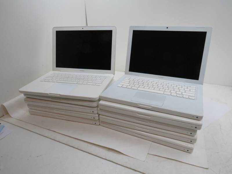 Lot of 10 MacBook from 2007 to 2009