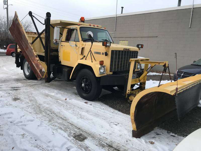 1984 GMC Brigadier Plow Truck