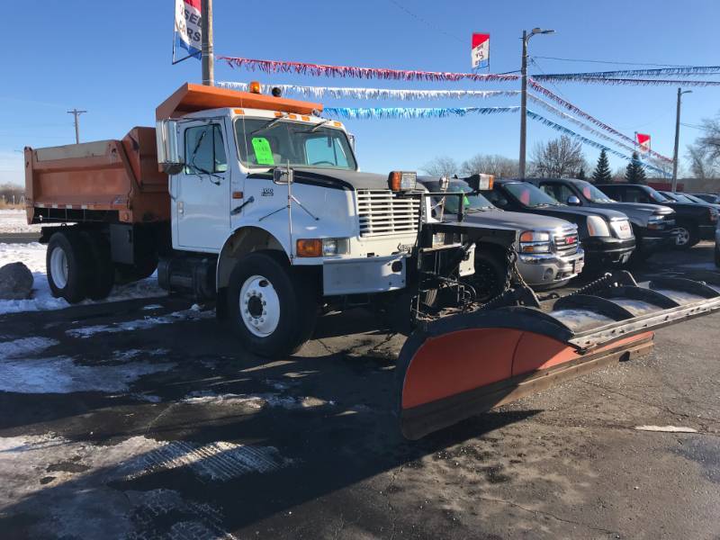 1998 International 4000 Series DT4700 Dump Truck with Plow