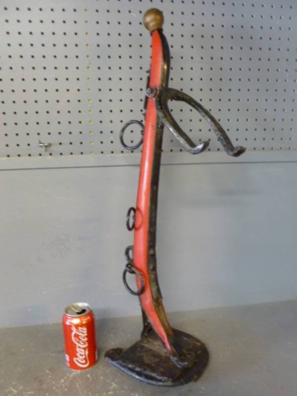 lot 5 image: Antique Horse Hames Stand
