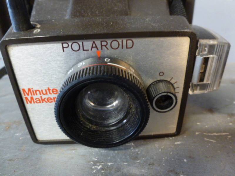 lot 17 image: Vintage Cameras