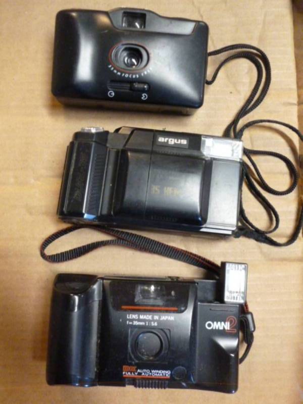 lot 19 image: Cameras