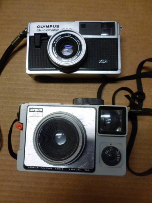 lot 21 image: Vintage Cameras