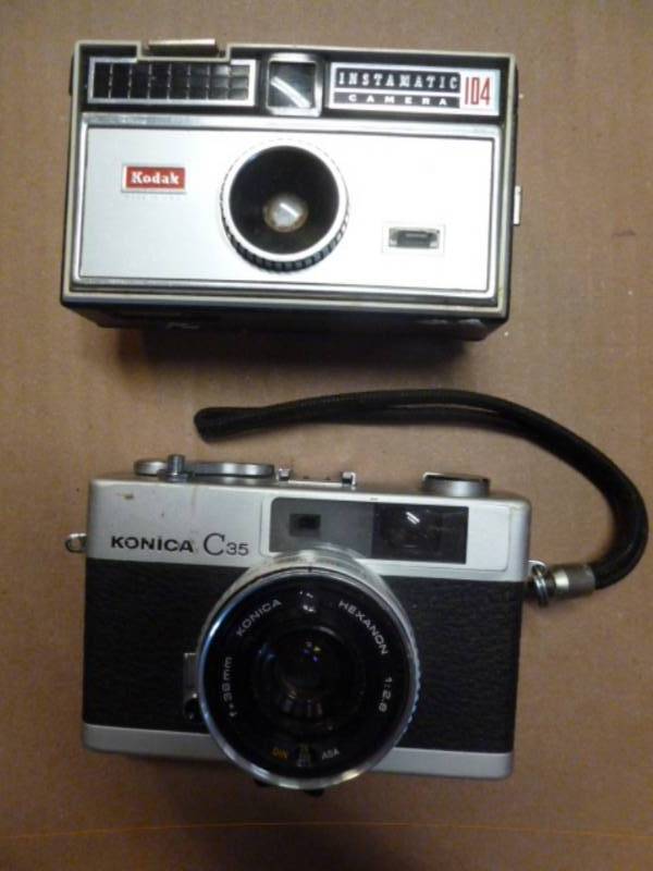 lot 22 image: Vintage Cameras
