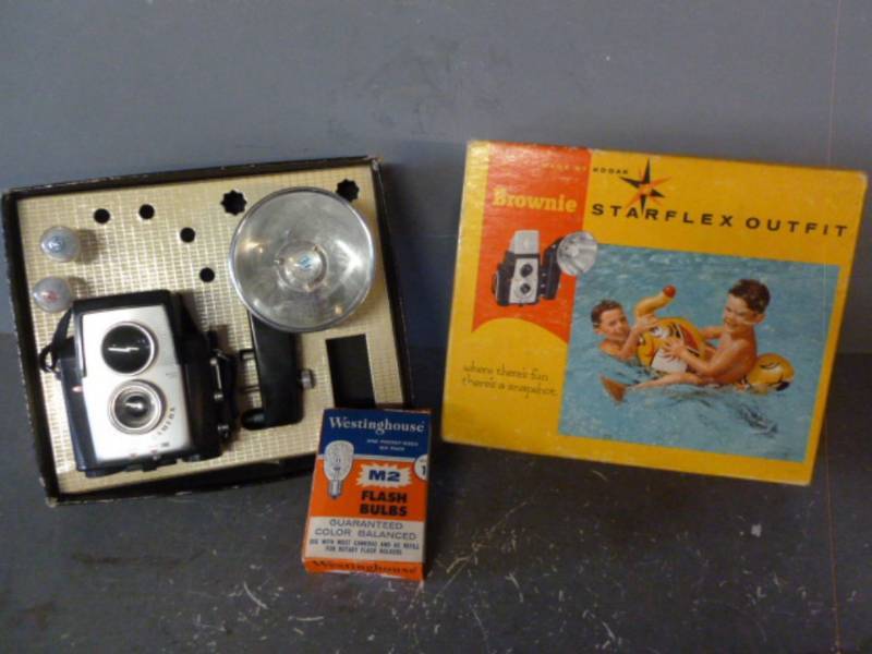 lot 27 image: Vintage Camera