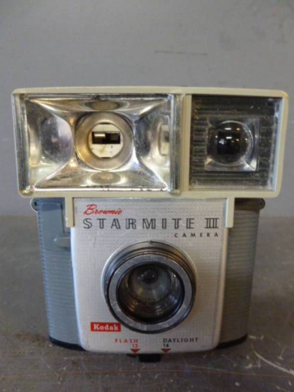 lot 29 image: Vintage Camera