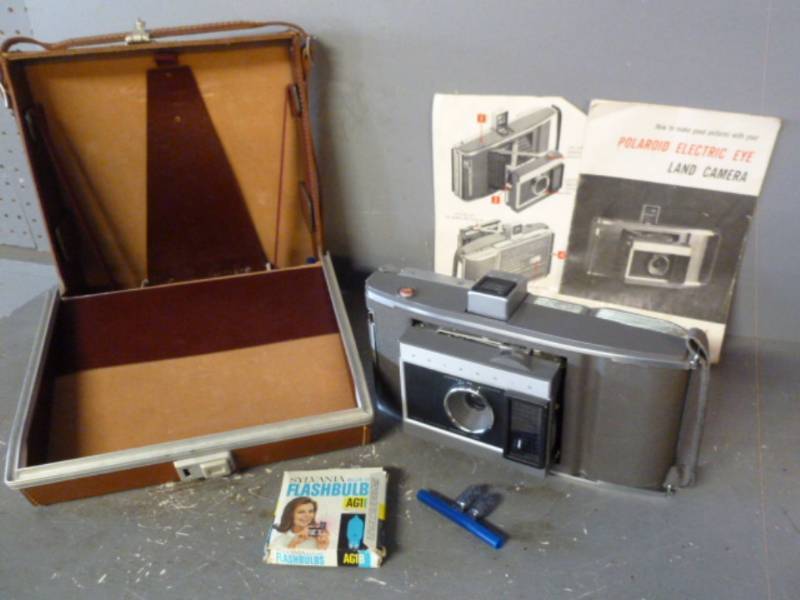 lot 30 image: Vintage Camera