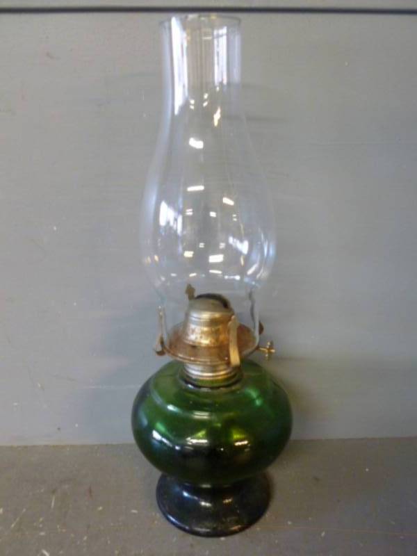 lot 55 image: Vintage Oil Lamp