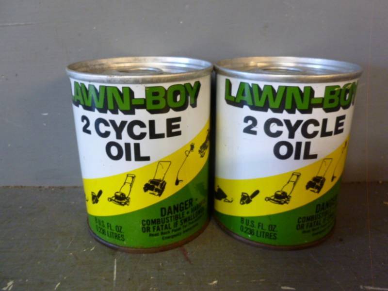 lot 65 image: Vintage Oil Cans