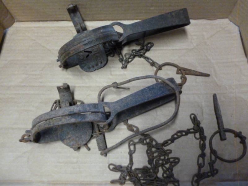 lot 77 image: Vintage Traps