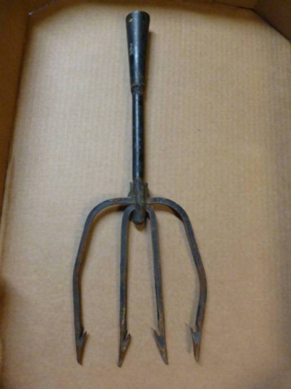 lot 79 image: Vintage Spear Head