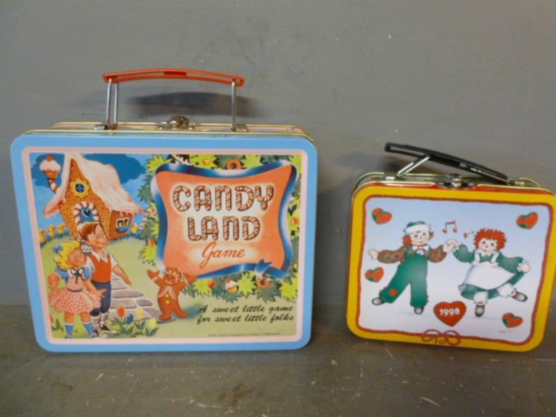 lot 116 image: Metal Lunchbox