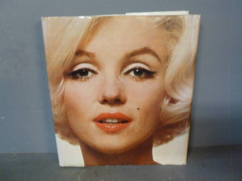 lot 121 image: Collector Book