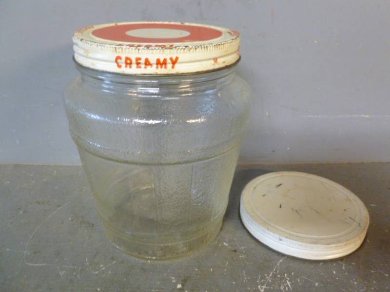 lot 126 image: Vintage Glass Jar