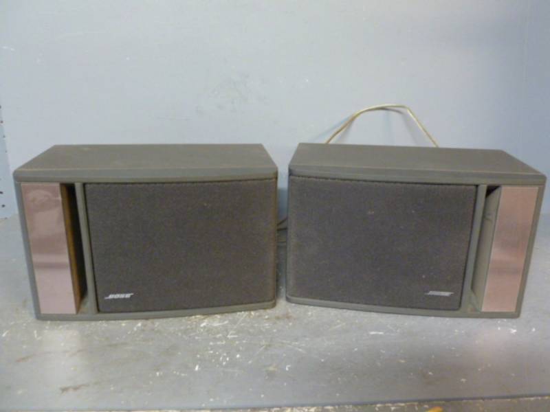 lot 129 image: Bose Speakers