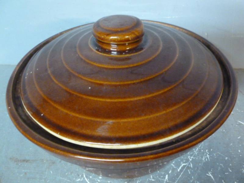 lot 151 image: Vintage Bakeware