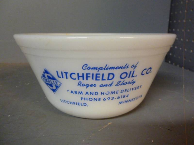 lot 227 image: Vintage Federal Glass