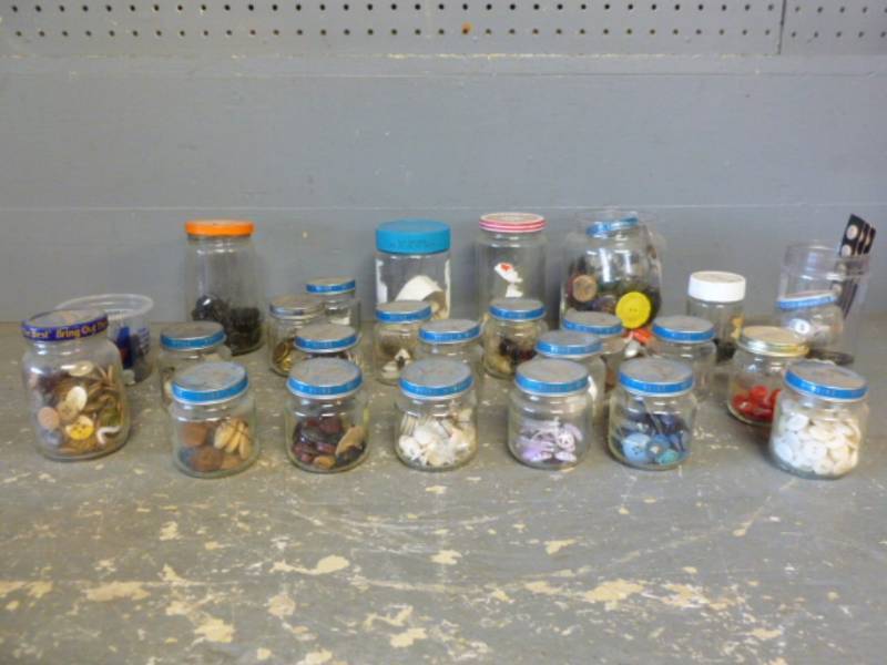 lot 246 image: Sewing Buttons
