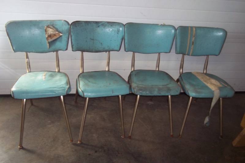 4 Vintage Metal Leg Chairs