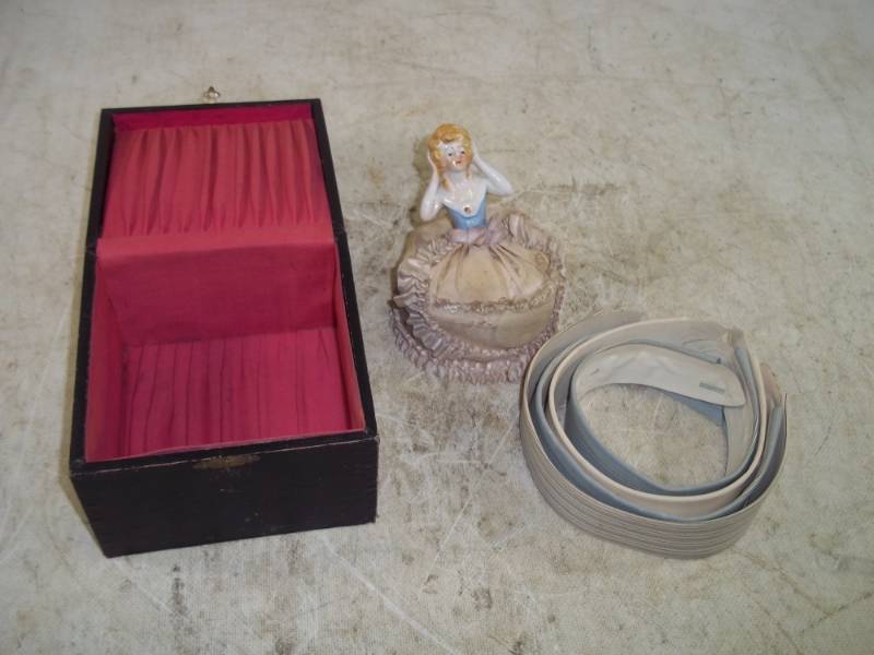 Antique Pin Doll, Collars and Collar box