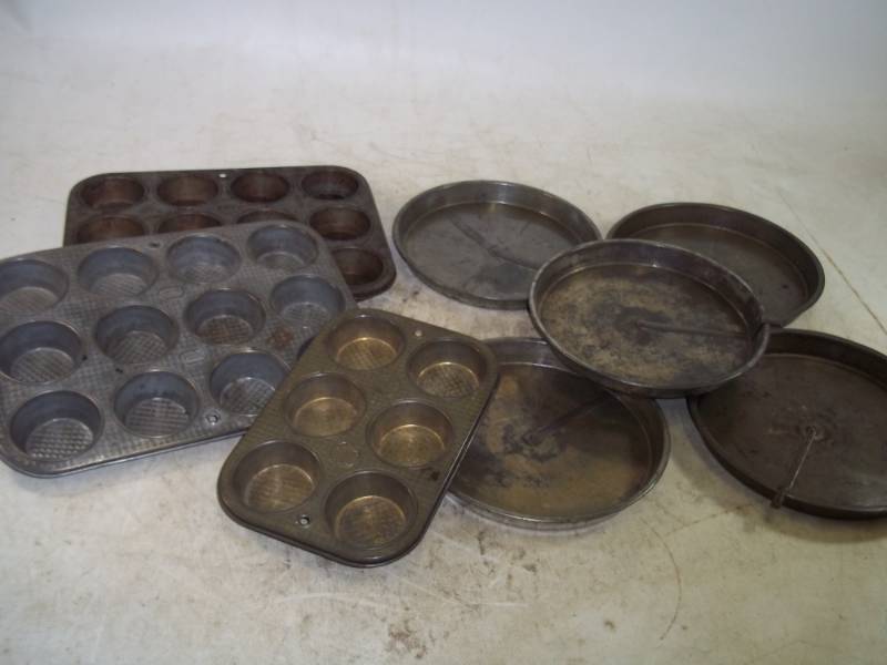 Metal Ekco Muffin Pans and round pie pans