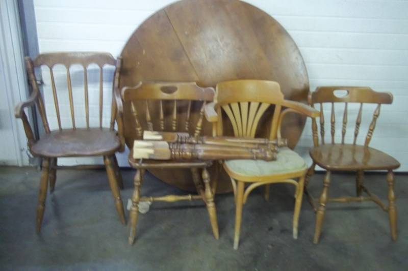 Wood Table and 4 Chairs