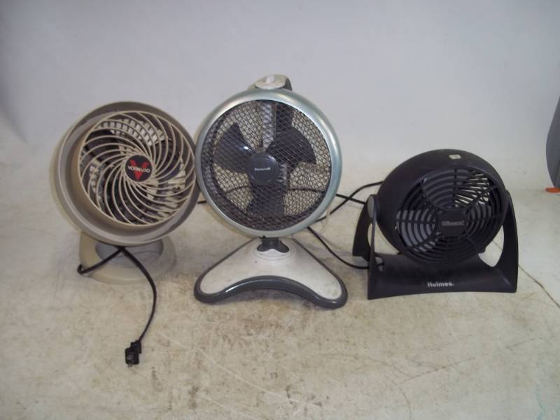 3 fans
