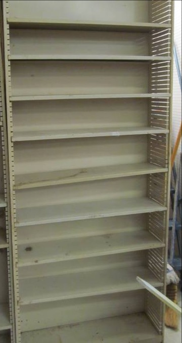 lot 2 image: metal shelf