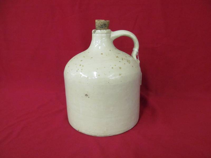 lot 4 image: beehive jug