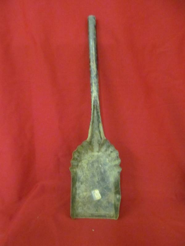 lot 9 image: coal shovel