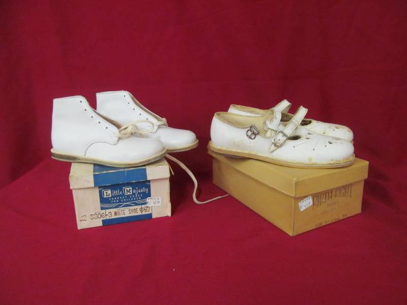 lot 11 image: vintage toddler shoes