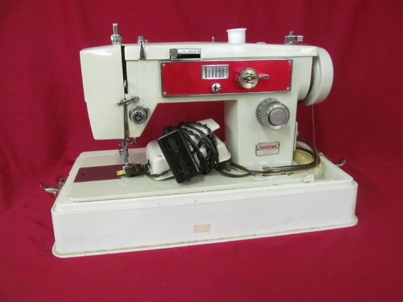 lot 16 image: Brother sewing machine