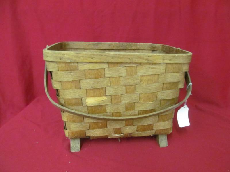lot 32 image: vintage basket